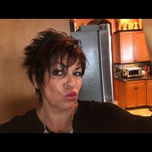 Meet your Posher, Lisa